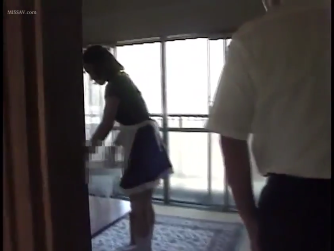 室内 · 全景 · 弯腰 · 女仆装 · 打扫