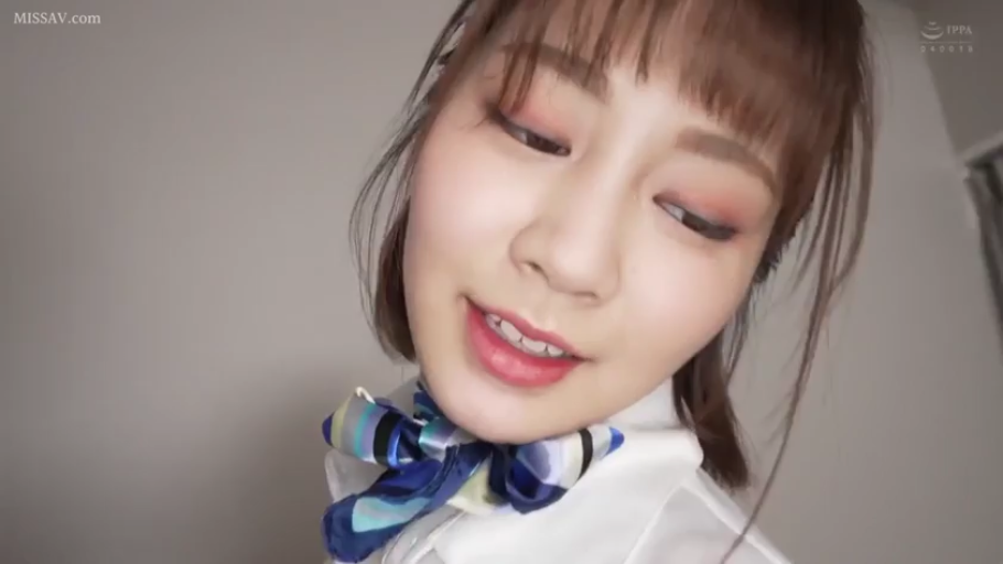 室内 · 脸部特写 · 制服