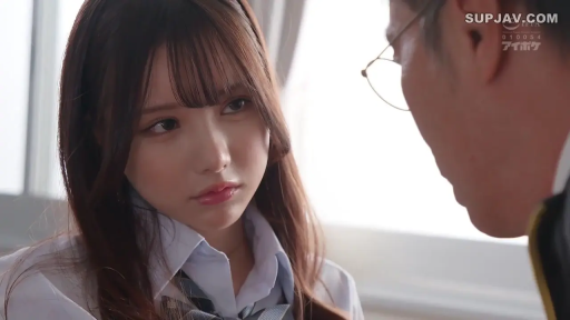 室内 · 忧郁 · 眼镜 · 面部特写 · 注视 · JK制服 · 高清 · 对坐