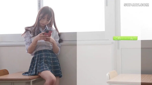 教室 · 专注 · 中景 · 手机 · JK制服 · 清纯 · 玩手机 · 坐桌子