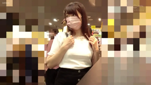 Stand · 黑色裙子 · 偷拍视角 · 口罩 · 商场 · Shopping