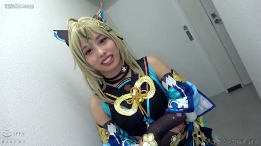 单人 · 站立 · 摆拍 · 微笑 · 走廊 · 头饰 · Cosplay服