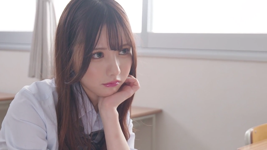 忧郁 · 教室 · 脸部特写 · 课桌 · 凝视 · JK制服 · 长发 · 托腮