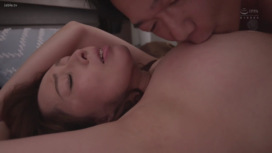 室内 · 坐姿 · 胸部 · 揉乳 · 痛苦 · 胸罩