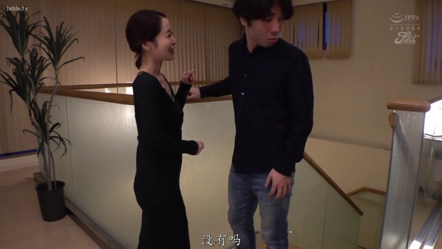 室内 · 脸部特写 · 闭眼 · 枕头 · 床上 · 躺姿 · T恤 · 睡眠
