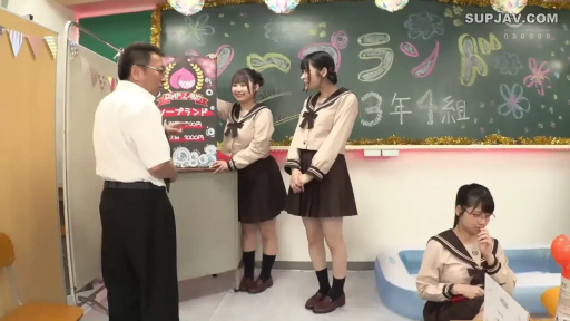 教室 · ロールプレイング · 站立 · 平静 · 水手服 · 黑板 · 学園もの