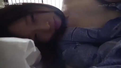 脸部 · 全裸 · 卧室 · 侧卧