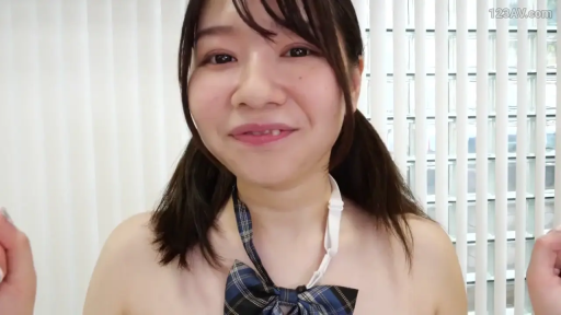 室内 · 微笑 · 面对镜头 · 特写 · 半裸 · 正面 · 领带