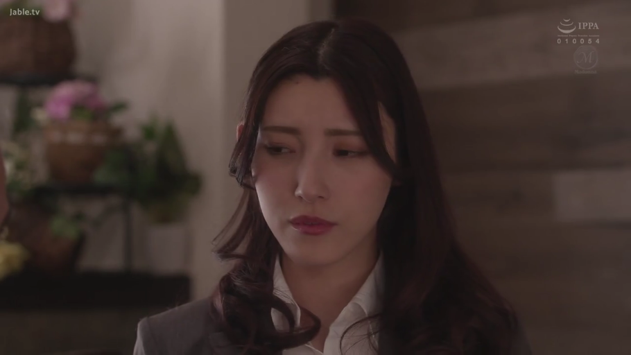 模拟电车 · 胸部特写 · 迷离 · 多人性行为 · 多人 · 跨坐 · 白色蕾丝裙