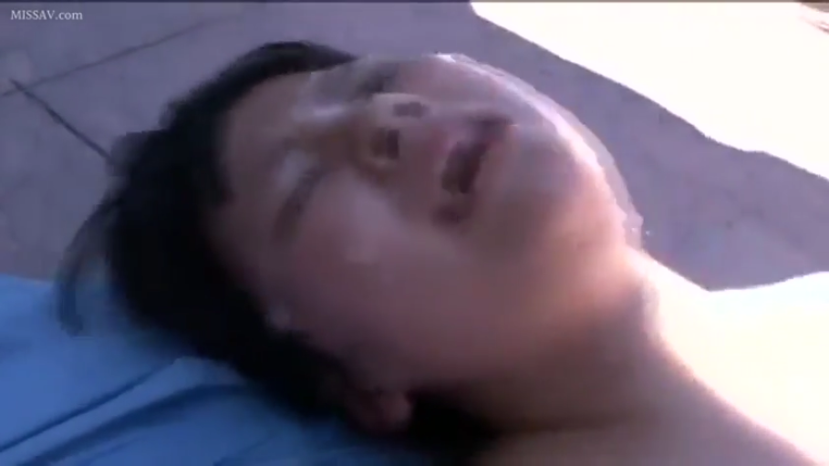 室内 · 脸部特写 · 仰卧 · 呻吟 · 高潮脸 · 蓝色上衣