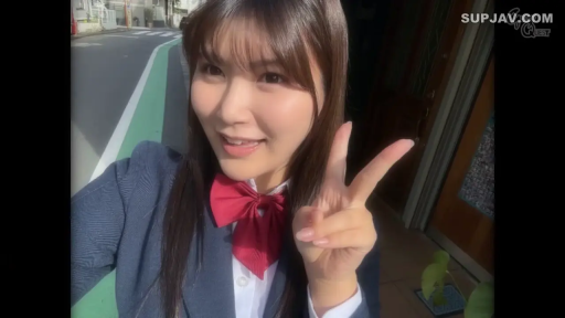 面部 · 制服 · 微笑 · 街道 · 屋外 · 自拍 · バイバイ