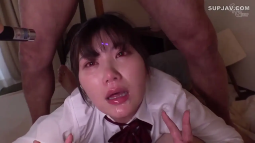 室内 · 顔部のクローズアップ · 颜射 · アヘ顔 · 四つん這い · 校服衬衫 · 极度兴奋 · 激光笔