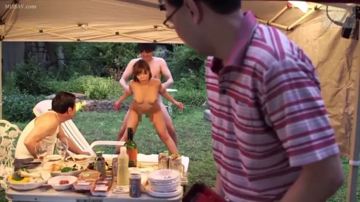 性交 · 全裸 · 悦楽 · 腰を曲げる · 屋外 · 野外 · 中景特写 · テント