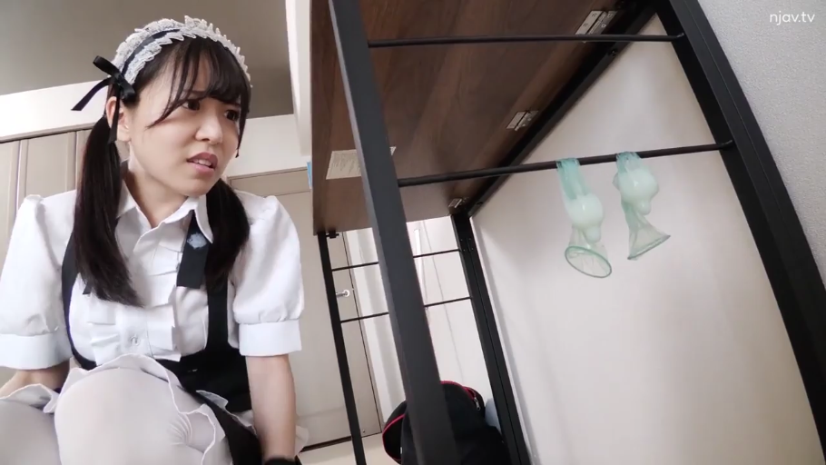 室内 · 面部 · 蹲姿 · 观察 · 剧情 · 女仆装 · 惊讶 · 避孕套