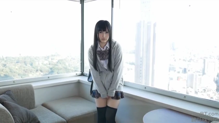 室内 · 中景 · 站姿 · 面对镜头 · JK制服 · 平淡 · 黑发