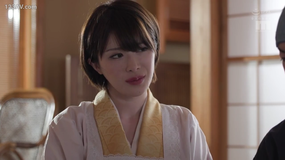 室内 · 坐姿 · 忧郁 · 脸部 · 凝视 · 短发 · 和服