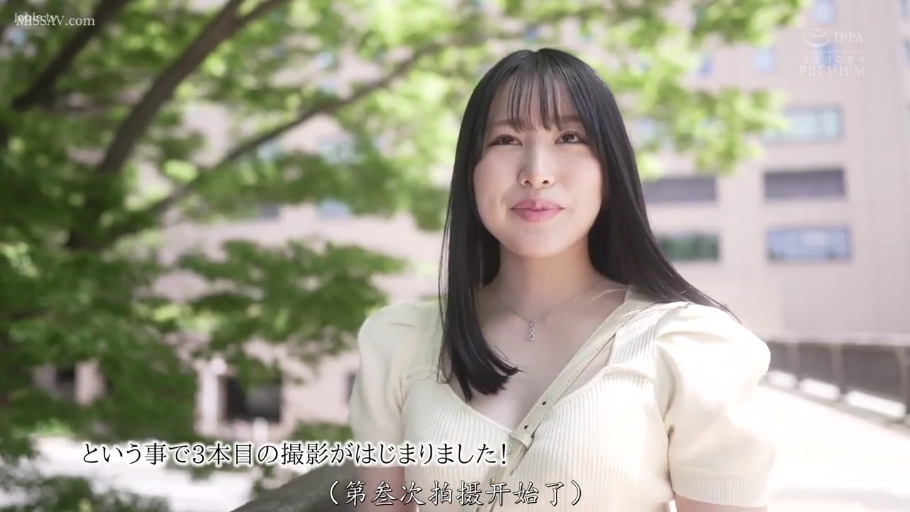 长裙 · 站立 · 自然 · 购物袋 · 玄关 · 情侣 · 提袋