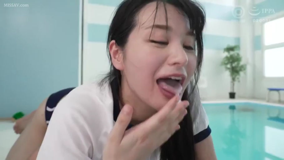 站立 · 和室 · 行李箱 · 职业装 · 局促 · 对峙 · 剧情类