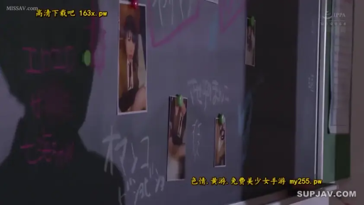角色扮演 · 全景 · 微笑 · 休闲服 · 影棚 · 自行车 · 骑行 · 外卖箱