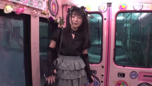 室内 · 全身 · 站立 · 展示 · 微笑 · 饰品 · 萌系 · 哥特裙