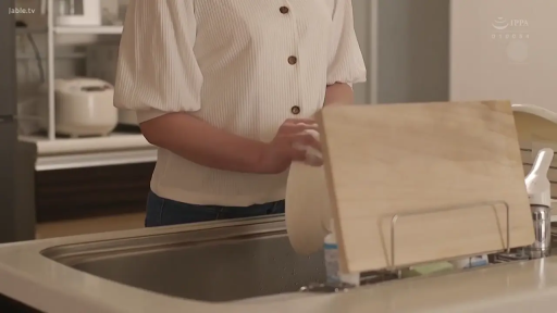 全裸 · 性行为 · 枕头 · 仰卧 · 面部特写 · 床上 · 高潮 · 流涎