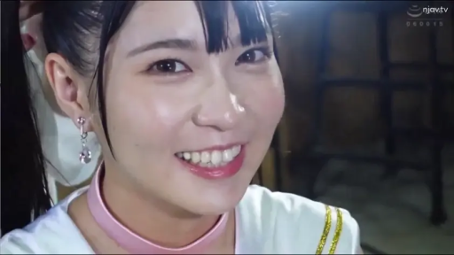 室内 · 面部特写 · 正面 · 偶像制服