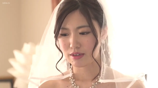 室内 · 面部 · 沉思 · 忧郁 · 站立 · 婚纱 · 头纱