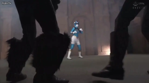 室内 · 角色扮演 · 全景 · 对峙 · 战队服 · 战斗姿势 · 戴着头盔