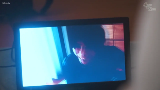 Indoor · Close-up of the face · 黑色上衣