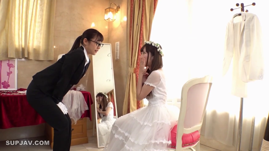 更衣室 · Bend over · Medium shot · 喜悦 · 互动 · 头花 · 黑色西服 · 婚礼角色扮演