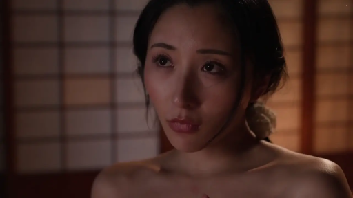 憂鬱 · 臉部特寫 · 和室 · 裸體 · 凝视 · 熟女 · 正面