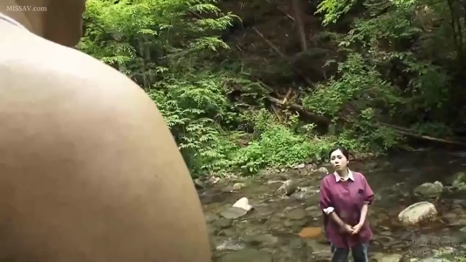 紫色衬衫 · 野外溪流