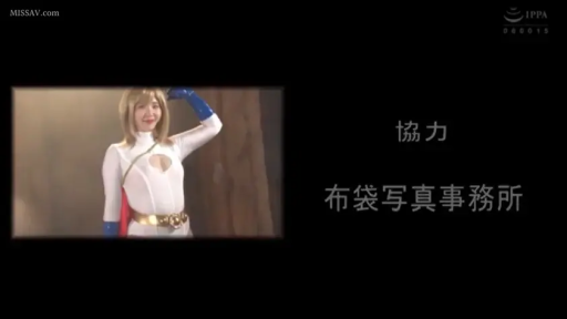 中景 · 站姿 · 摆拍 · 微笑 · 摄影棚 · 文字水印 · 腰带 · 战队紧身衣