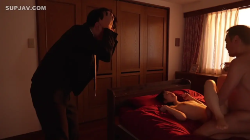 性交 · 西装 · 卧室 · 全景 · 传教士式 · 床 · 痛苦 · 绿帽