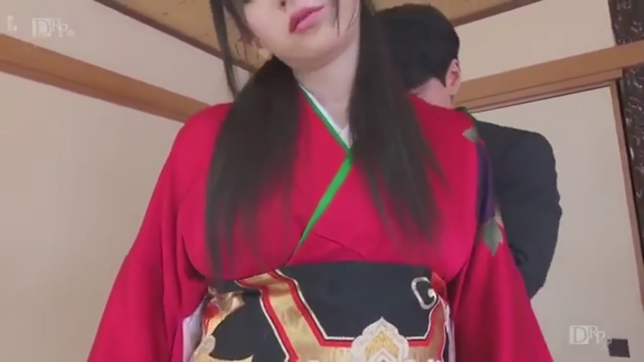 脸部特写 · 站立 · 和室 · 迷离 · 日系 · 和服 · 背后拥抱