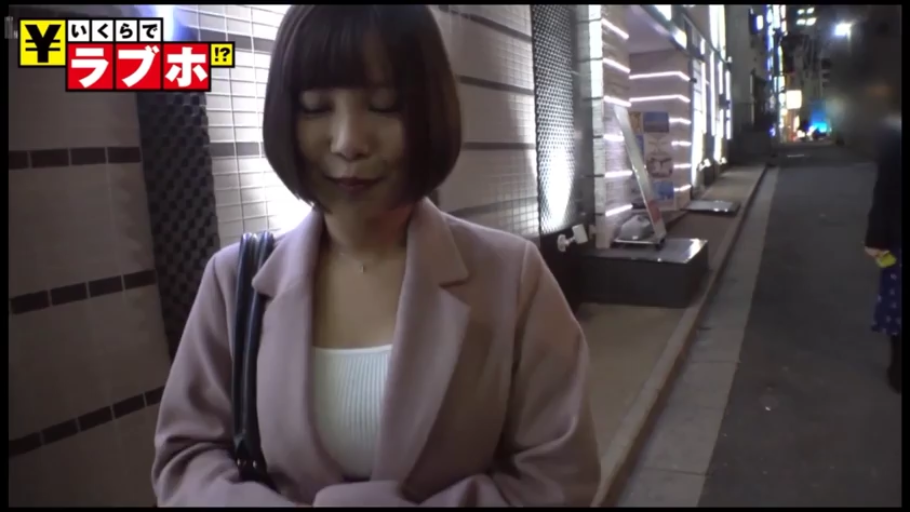 胸部 · 喘息 · 汗水 · 健身房 · 健身 · 健身器材 · 红色竞技泳装 · 举手支撑