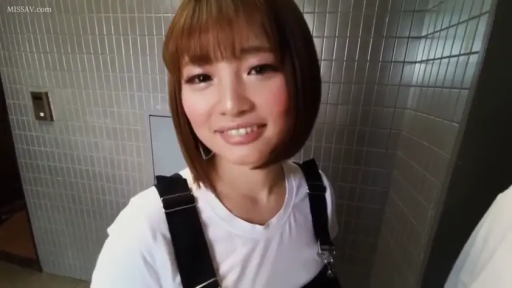 站立 · 自然 · JK制服 · 便利店 · 短发 · 购物 · 冰柜