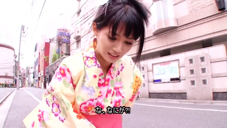 弯腰 · 半身 · 对话 · 街道 · 浴衣 · 疑惑