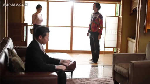 Serious · Medium shot · Living room · 谈话 · 三人 · 屏风 · 坐站结合 · 正装与裙装