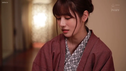 坐姿 · 面部 · 沉思 · 忧郁 · 和服 · 唯美 · 日式室内