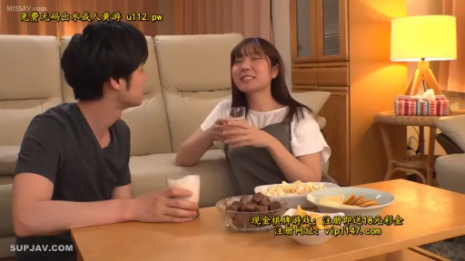 室内 · 坐姿 · 马赛克 · 笑容 · 乳房 · 润滑油 · 白色T恤 · 撩衣揉乳