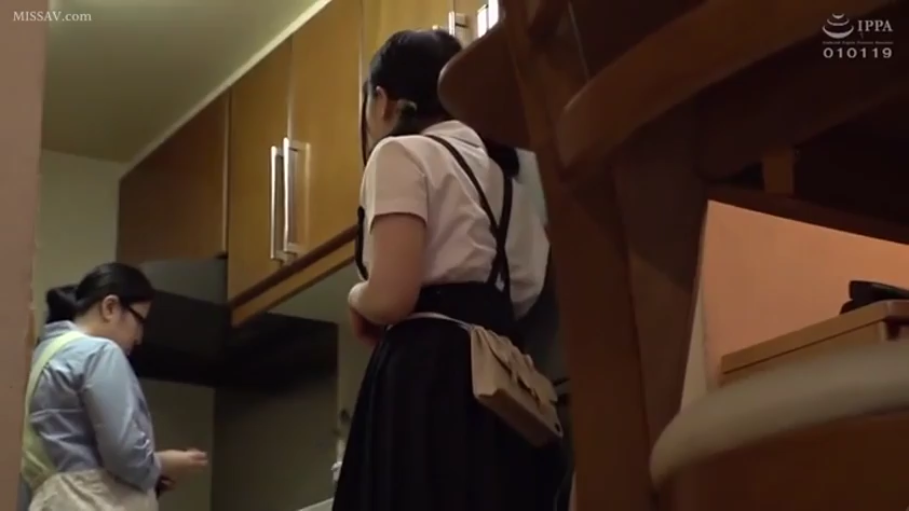 室内 · 全裸 · 仰卧开腿 · 马赛克 · 注视 · 阴部 · 液体滴落 · 床褥