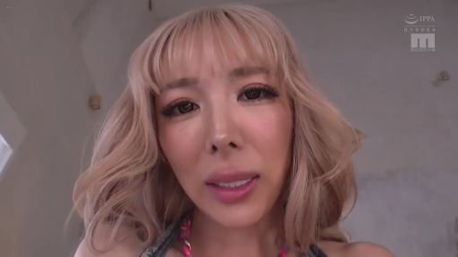 室內 · 俯身 · 委屈 · 臉部特寫 · 第一人稱視角 · 项链 · 注視 · 吊帶