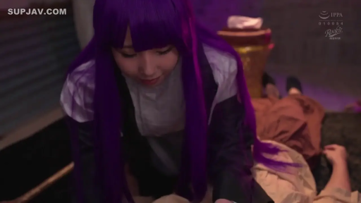 室內 · 俯身 · 角色扮演 · 中景 · 互动 · 柔和 · 假发 · 修女服