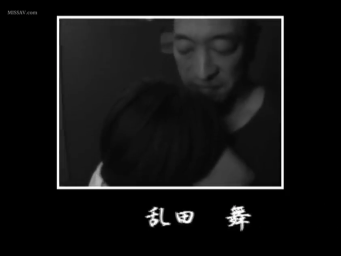 脸部 · 站立 · 暗室 · 呆滞 · 紧身皮衣 · 受虐 · 面具 · 流血