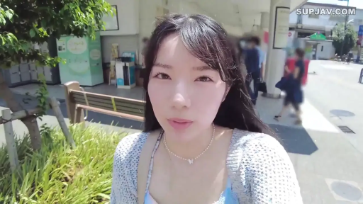 站立 · 目を閉じて · 顔のクローズアップ · 颜射 · 户外街道 · 屋外露出 · 蓝色针织开衫