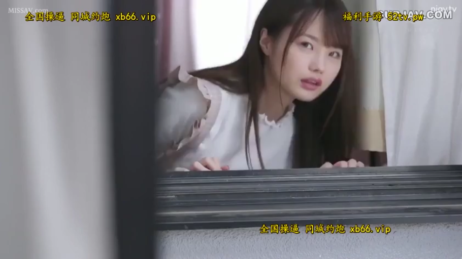坐姿 · 中景 · 黑丝袜 · 台灯 · 职场 · 忧虑 · 酒店卧室 · 解扣子