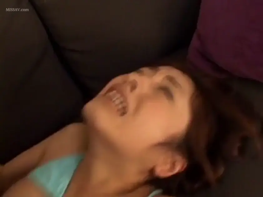 室内 · 性交 · 面部特写 · 卧姿 · 高潮 · 动态模糊 · 浅蓝色背心