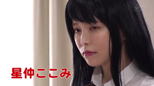 室内 · 忧郁 · 脸部 · 白衬衫 · 凝视 · 立姿 · 黑发