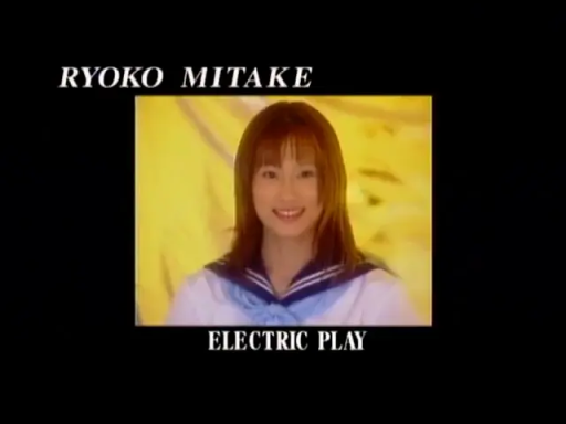 室内 · 站立 · 微笑 · 半身 · 水手服 · 灿烂 · 复古画质